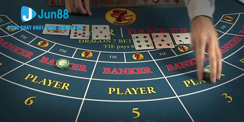 meo-bat-cua-hoa-baccarat-luu-y Giới thiệu đôi nét về trò Baccarat kinh điển